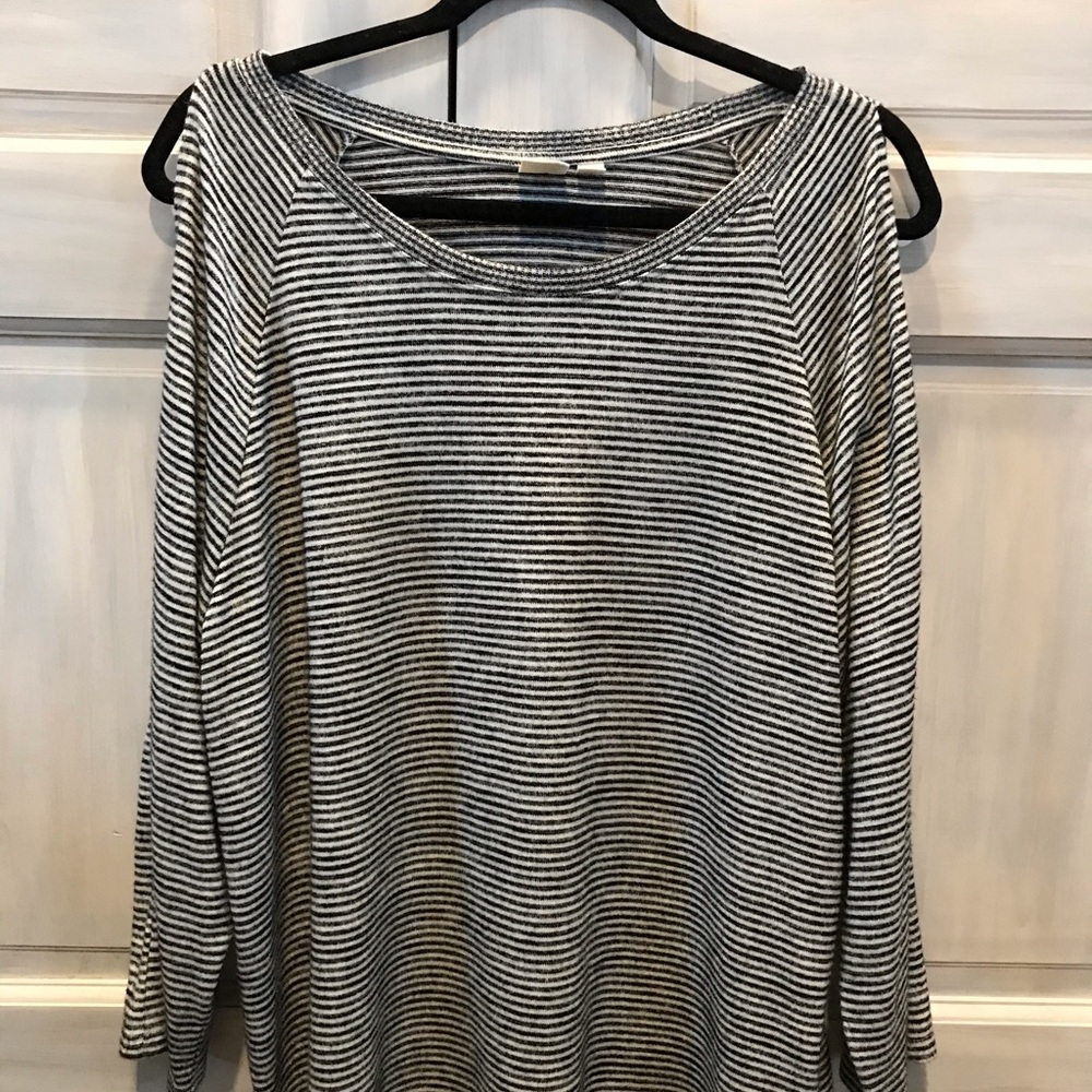 GAP—Cold Shoulder Top